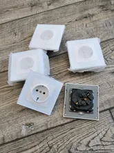 Coswall-Panel de alimentación de vidrio templado para pared, enchufe con conexión a tierra 16A, enchufe europeo, ruso, España, con cerradura protectora para niños