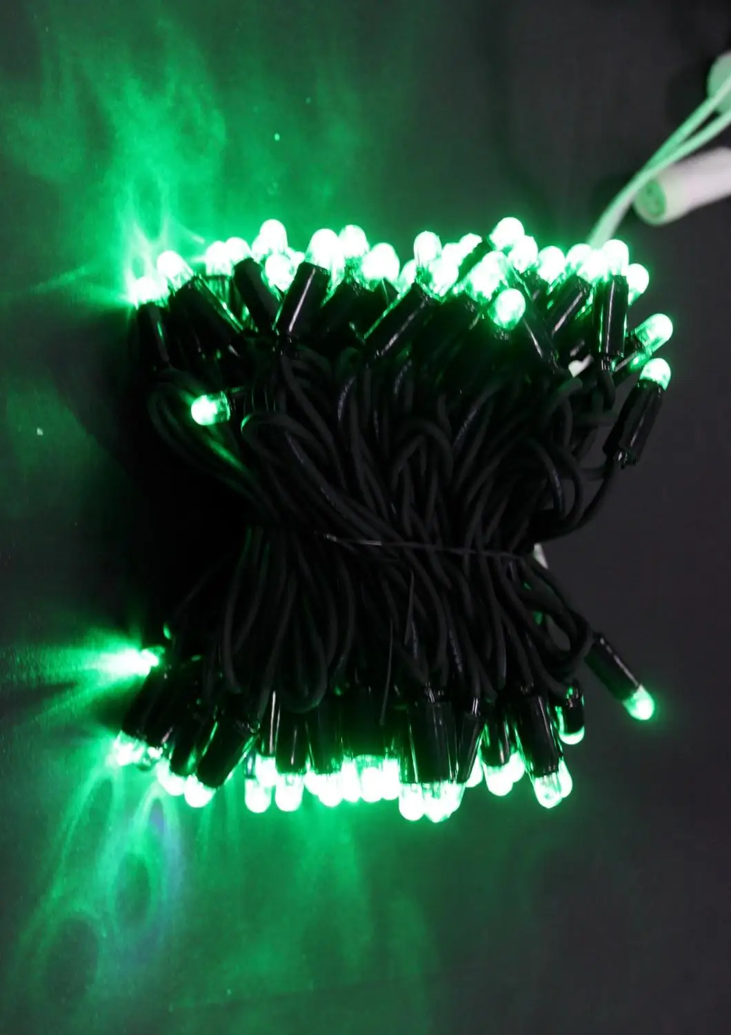 Гирлянда Нить уличная для украшения 10м, 31V, шнур черного цвета, 100 LED, 90 зеленых постоянного свечения и 10 белых мигающих