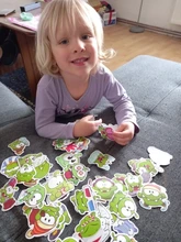 10/30/50 unids/pack juego caliente cortar la cuerda Om Nom pegatina de rana portátil de ordenador de monopatín teléfono móvil de dibujos animados maletero