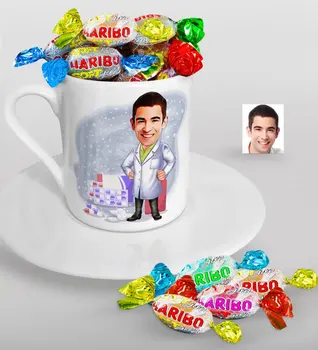 

Personalized Mr Pharmacist Caricature Of Turkish Coffee cup And Haribo Candy Gift Seti-3