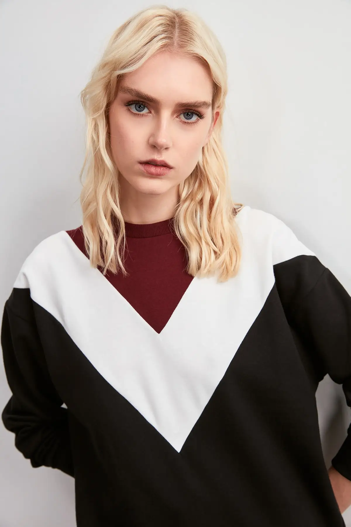 Trendyol с цветными блоками трикотажная толстовка TWOAW20SW0763
