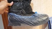 Cubiertas desechables de plástico para zapatos, cubiertas de plástico para limpieza de calzado, impermeable, para exteriores y días lluviosos, 100 Uds.
