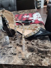 Sandalias de charol puntiagudas para mujer, zapatos con hebilla de remache grueso con tacón, salvaje delgada, verano 2021