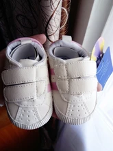Zapatos de cuna de piel sintética para bebé recién nacido, zapatillas de deporte para niño y niña