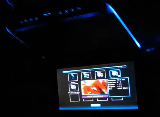 Car ceiling monitor 15." with built-in Full HD honey