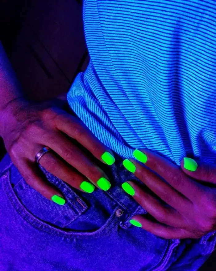 Neon Fosforlu Renkler-dogal Seçenegi Oje Görününüm-20renk 2 Neon oje fosforlu renkler-dogal görününüm-20renk seçenegI