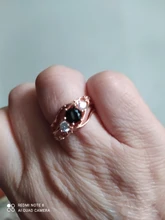 Huitan-Anillo de bruja para mujer, piedra negra única, ajuste giratorio, Diseño de banda, Color oro rosa, anillos de dedo de compromiso para mujer, venta al por mayor