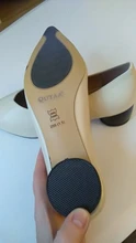 QUTAA 2021 puntiagudo dedo del pie de cuero genuino de las mujeres zapatos bombas zapatos Primavera Verano básico Mujer moda cómodos tacones medios Size34-43