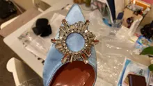 Zapatos de tacón alto con diamantes de imitación para mujer, calzado de seda satinada con punta puntiaguda, sin cordones, para boda, talla grande 41 42
