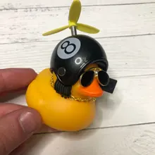 Casco de viento roto de pato amarillo pequeño, accesorios bonitos para coche Interior, Ola de viento rota, adorno de coche de pato, decoración de ciclismo