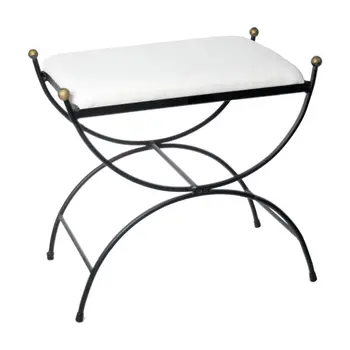 

Decorados-Banqueta de hierro forjado color negro con asiento pretapizado Medidas _52x35x53cm.(alto 53