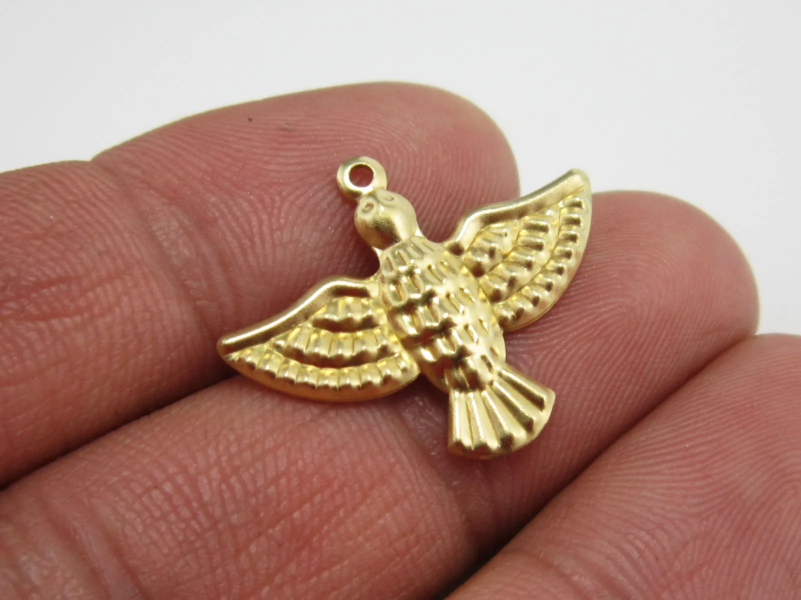 

10pcs Brass peace dove charm Earrings pendant Tiny brass bird charm 25x20.4x1.8mm bracelet necklace findings components R1593