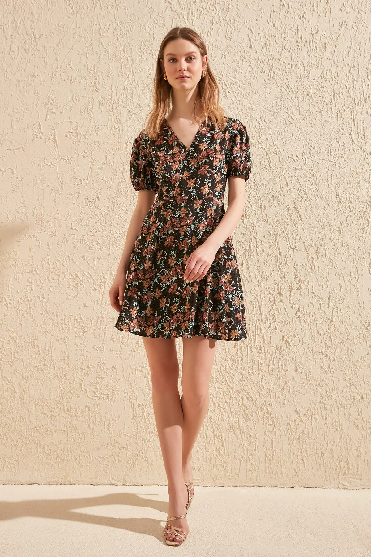 

Trendyol Flower Decorated Dress TWOSS20EL0901