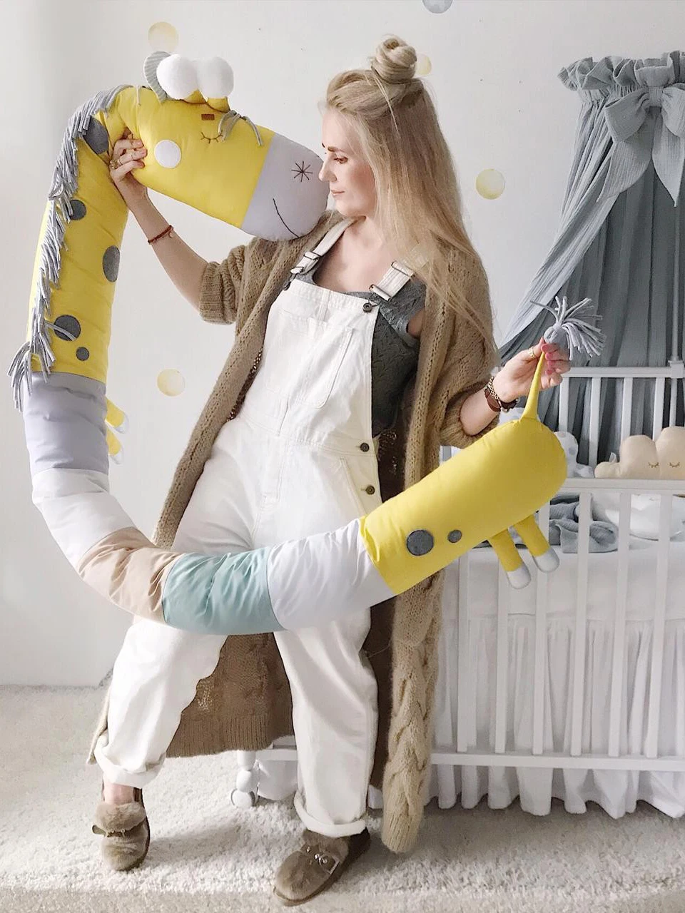 Подушка валик в кроватку для малышей. Lovebabytoys. Производство Россия