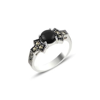 

Silver 925 Sterling Onyx & Marcasite Ring