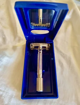 

Shaving Bursh and Rapid Zero-Plastic Reusable Razor with non-slip With Mirror Box Classic Style