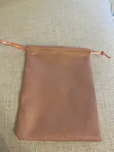 Bolso de diseño de logotipo bolsos con cordones personalizados, embalaje de joyería, elegante, para recuerdo de boda, color rosa, franela, cosméticos, 100