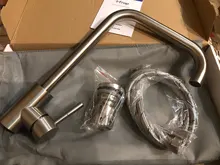 Frap de acero inoxidable grifo de cocina cepillado proceso giratoria cuenca de 360 grados de rotación agua caliente y fría mezcladoras grifo Y40107/8