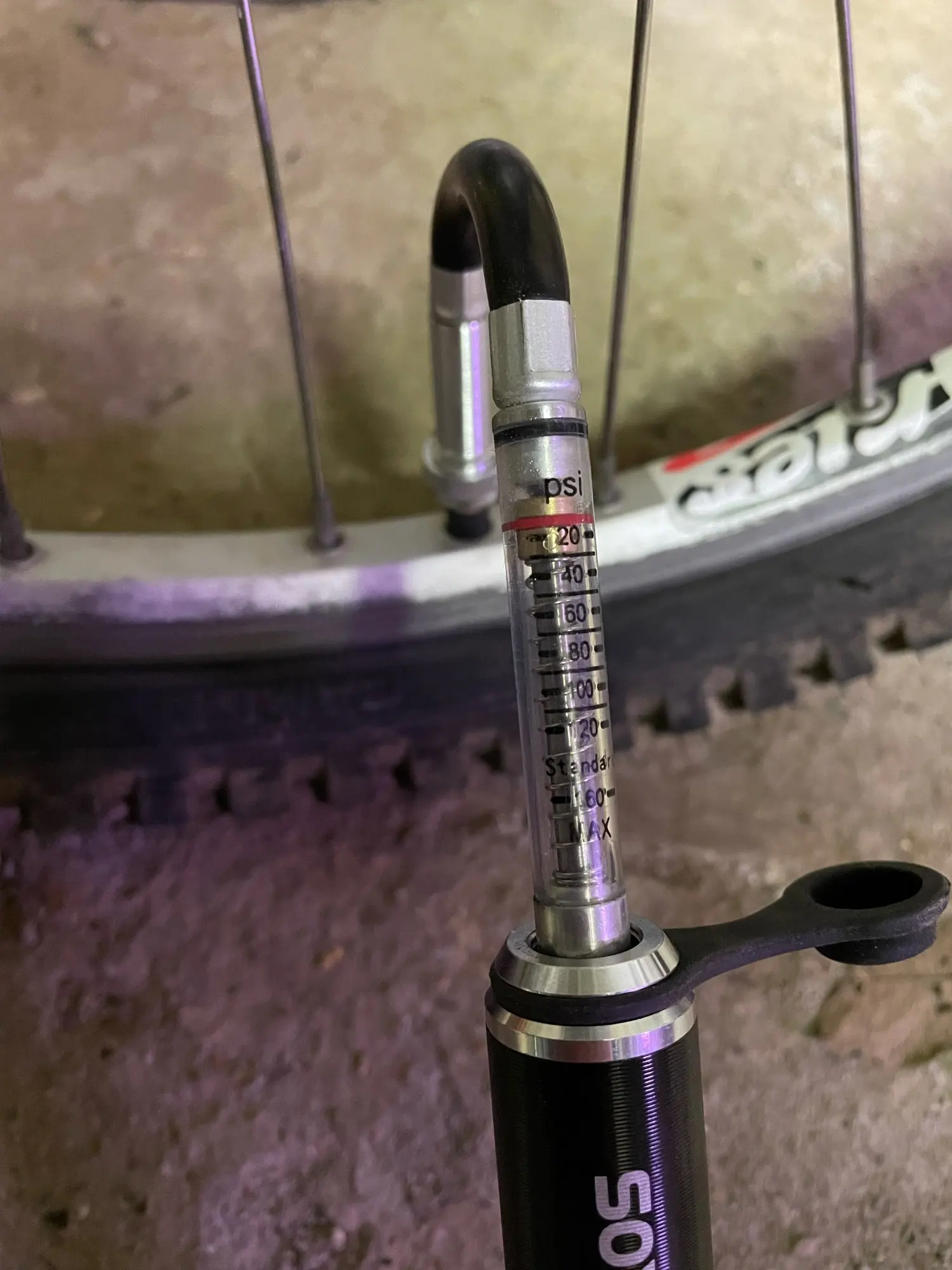 Mini Portable Light Aluminum Alloy Bicycle Air Pump photo review