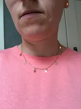 Collar con colgante de estrellas para mujer, gargantilla de metal modelo JN0377 con accesorios de estrellas de cinco puntas en color dorado, sencilla para regalo de fiesta