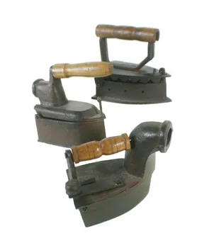 

Set of three plates of cast iron. Plate size: 14x6 cm.