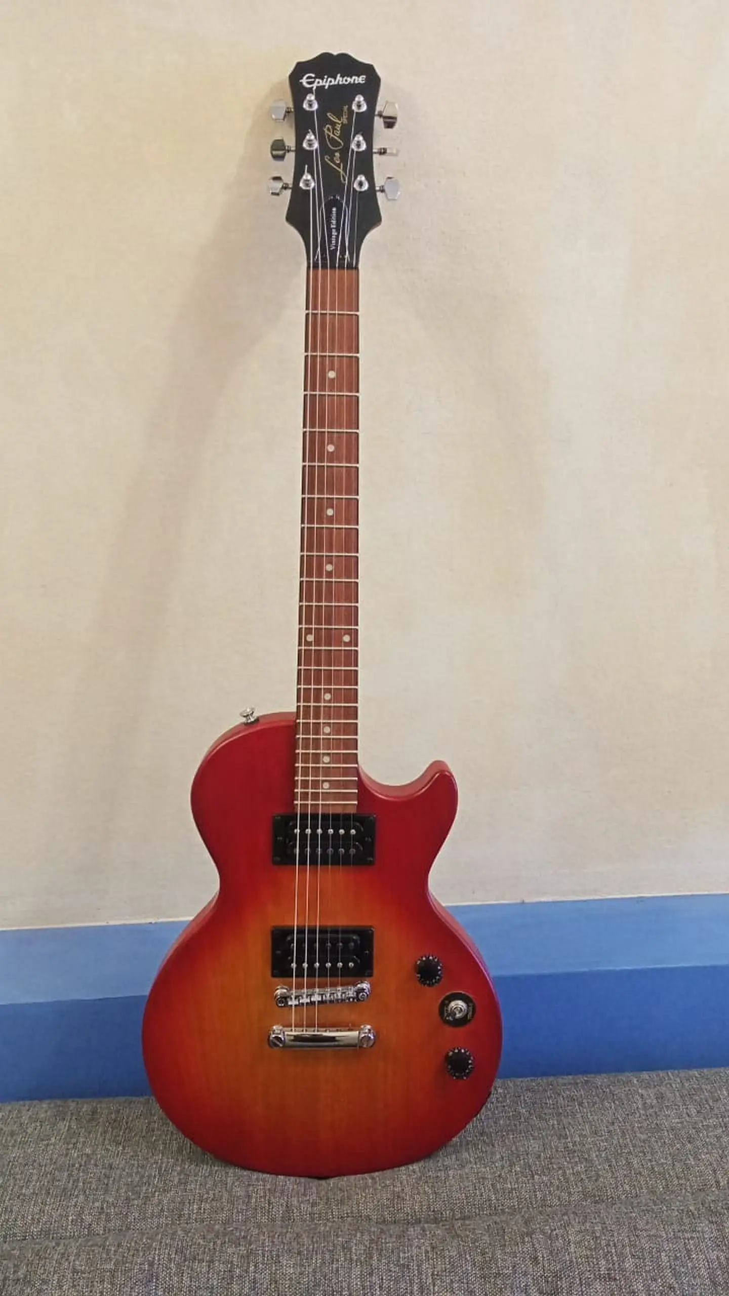 Электрогитара б/у Epiphone Les Paul Special Vintage Edition |