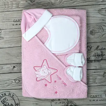 

Juego de recién Nacido para niñas y niños - 4 Piezas -Toalla- Sombrero + Babero + Manoplas - Made in EU