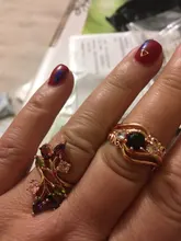 Huitan-Anillo de bruja para mujer, piedra negra única, ajuste giratorio, Diseño de banda, Color oro rosa, anillos de dedo de compromiso para mujer, venta al por mayor