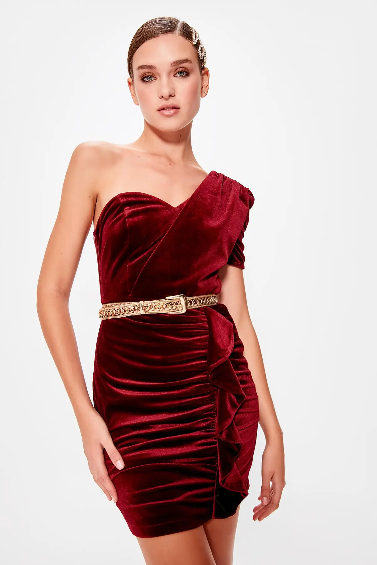 Trendyol бордовое драпированное платье с одним рукавом TPRAW20EL0797