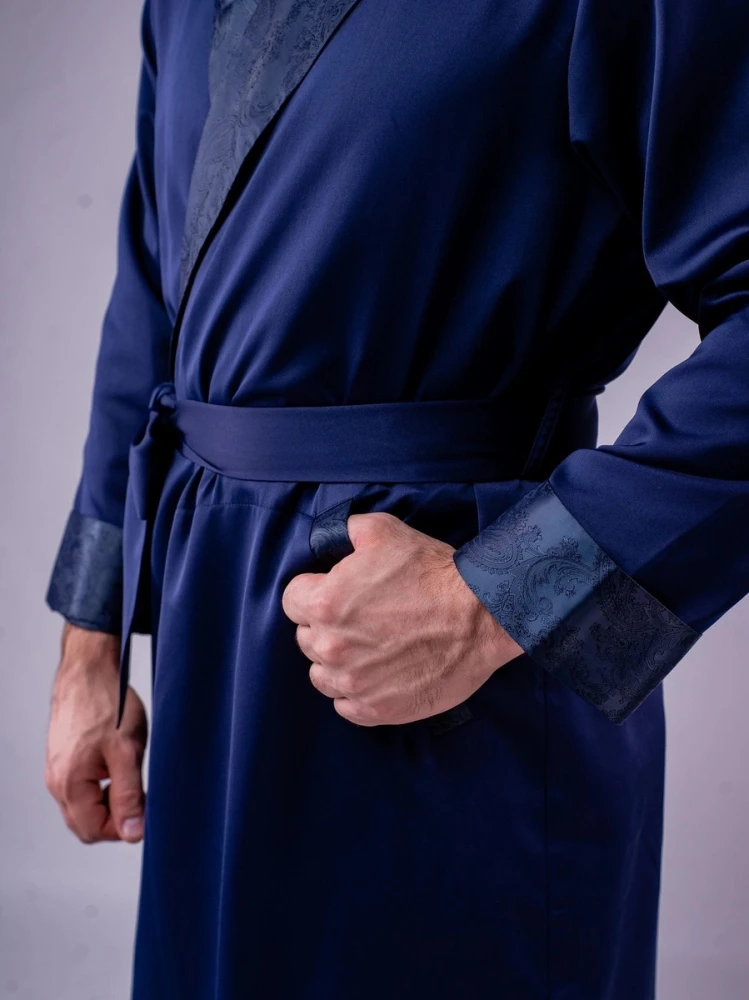 Рисунок 4 - Мужской халат из шелка Синий