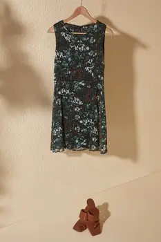 

Trendyol Flower Decorated Dress TWOSS20EL2617