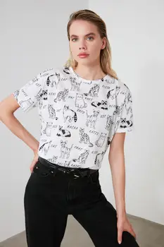 

Trendyol Printed Semi-Fitted Knitted T-Shirt TWOAW21TS0022