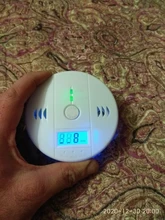 Envío Gratis! LCD CO Sensor trabajo solo construido en 85dB sirena de sonido independiente envenenamiento por monóxido de carbono Detector de alarma de advertencia