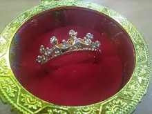 Anillo de compromiso con forma de corona hueca para mujer, sortija con carácter de Reina, con cuentas de cristal Vintage, para boda