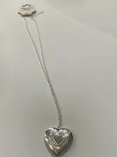 Diseño único tallado corazón-marco de fotos con forma colgante con abalorio, collares de medallón ajustables, joyería conmemorativa para hombres y mujeres