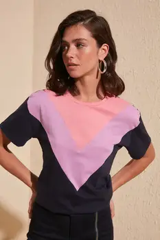

Trendyol With Color Block Semi-fitted Knitted T-Shirt TWOSS20TS0581