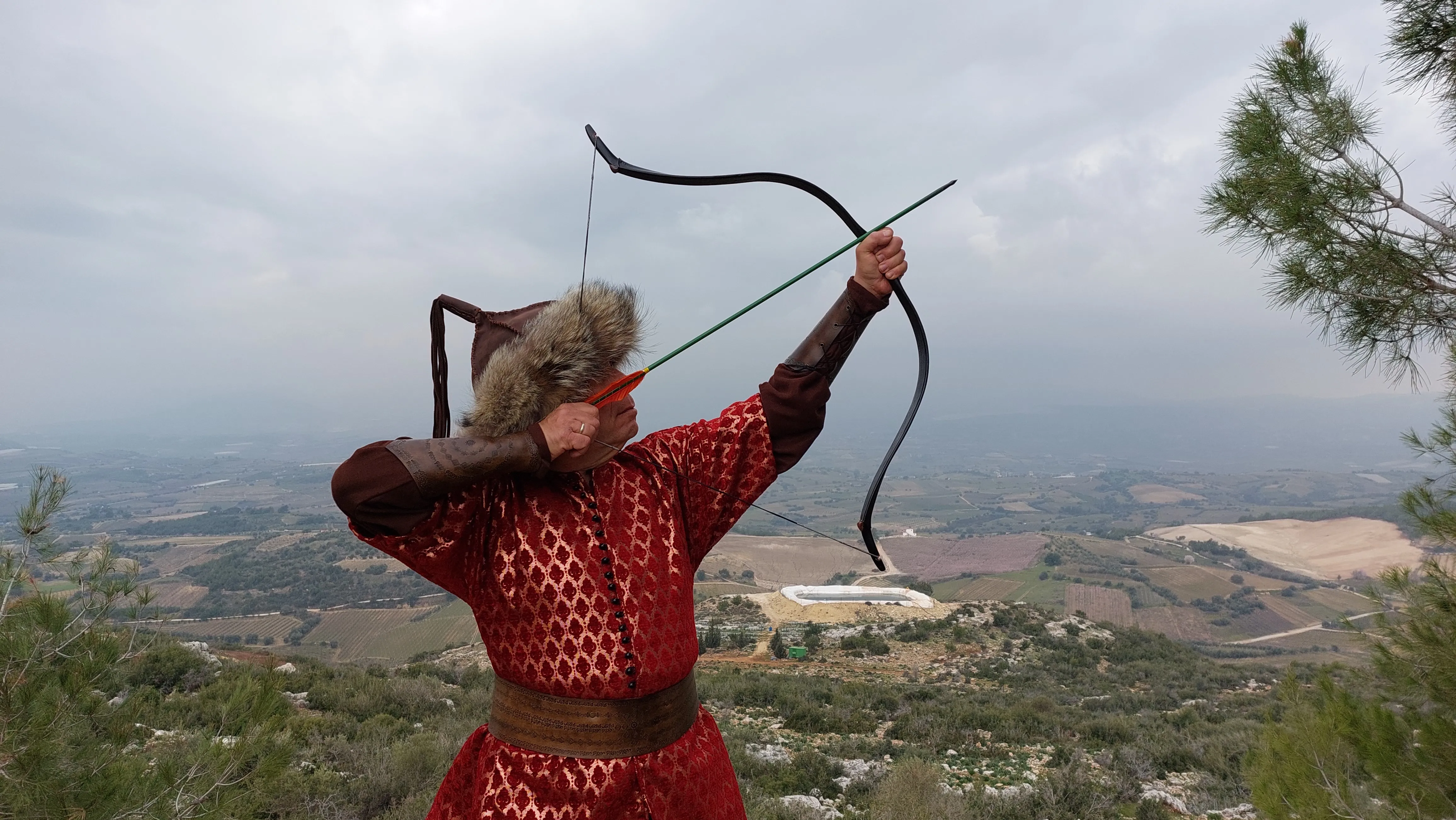 Ensemble complet avec un arc traditionnel