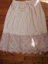 Otoño Invierno mujeres encaje Slip longitud hueco A-Line faldas perspectiva de las señoras básica fina falda enaguas