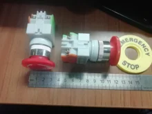 Interruptor de botón de parada de emergencia, equipo de elevación, bloqueo automático, tapa roja tipo seta 1NO 1NC DPST, CA 660V 10A