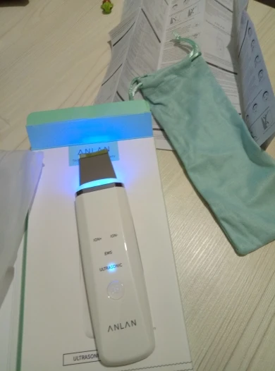 Отзыв о товаре ANLAN Ультразвуковой скрабер скруббер, ионная лопатка для чистки лица, пилинг, лифтинг для лица, удаление угрей, терапия красным светом для удаления черных точек blackhead remover узи чистка ультразвуковая чистка лица от пользователя S***a