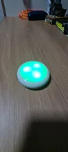 Luz LED de 16 colores debajo de la estantería, luces RGB Puck táctiles regulables con carga USB para habitación, guardarropa, armario de cocina, lámpara de noche