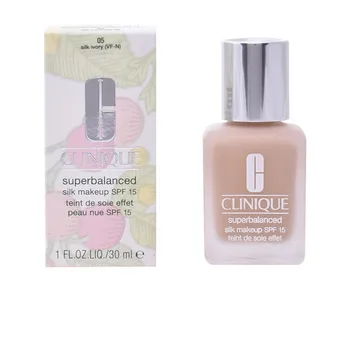 

Fluid Make-up Superbalanced Silk Clinique