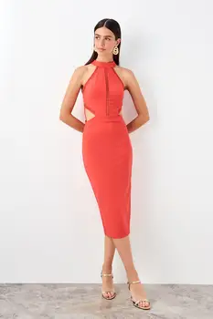 

Trendyol Red Waist Low-Cut Evening Dress TPRSS19AE0100