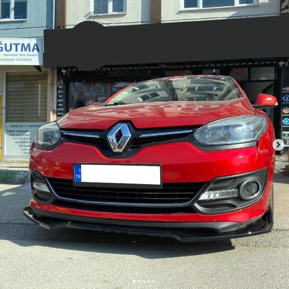 Аксессуары для Renault Megane 3 насадки на передний бампер черное пианино шт. |