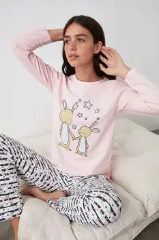 

Trendyol Rabbit Printed Knitted Pajamas Set THMAW21PT0846