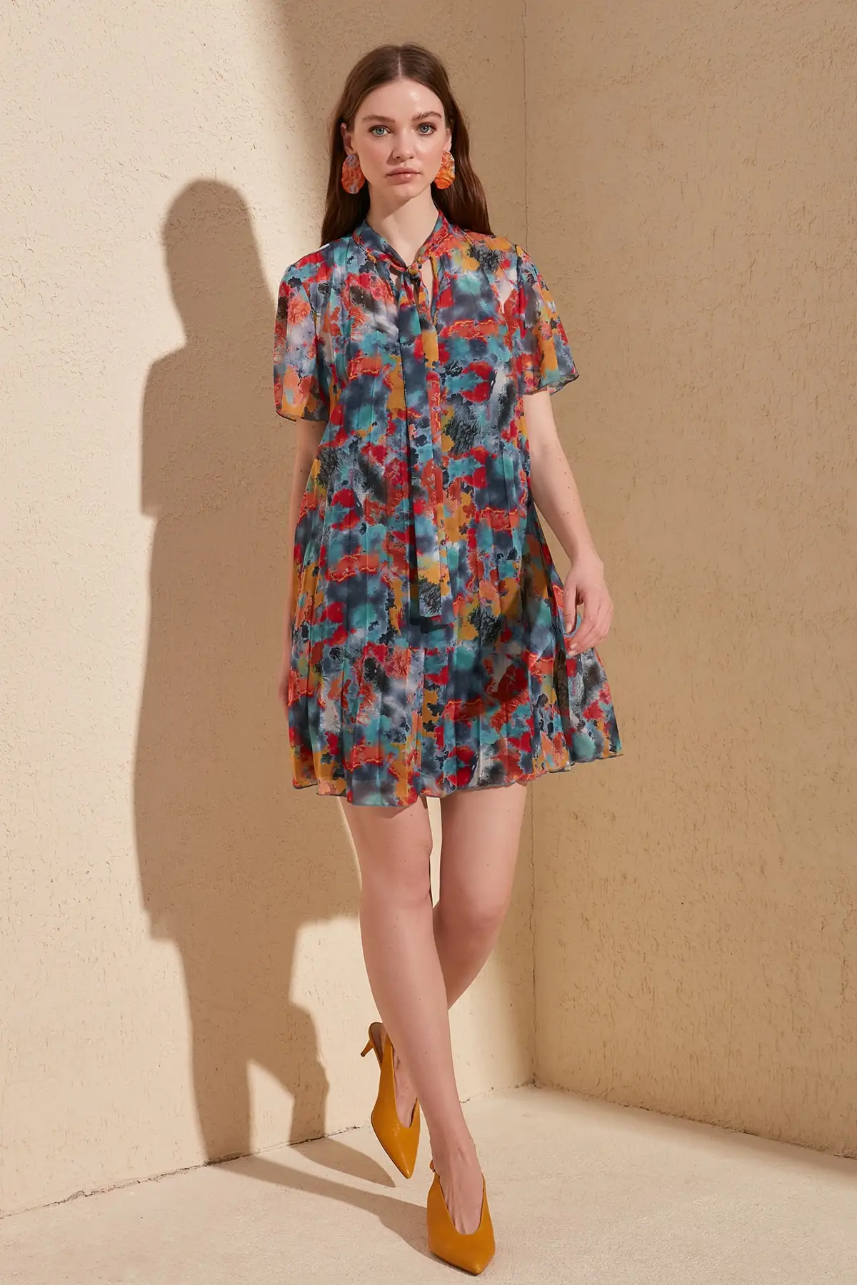 

Trendyol Piliseli Scarf Collar Dress TWOSS20EL1256