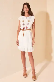 

Trendyol Embroidered Dress TWOSS20EL1663