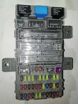 

2LN12777070824 37832LN Case Relays/Fuses Honda Civic Saloon 5 (fk) *