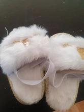 Sandalias con peluche para niñas pequeñas, zapatos planos de piel sintética con suela suave, zapatillas con correa de soporte elástico, para el hogar