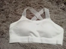 Sujetador cruzado de yoga para mujer, sostén deportivo con push-up, top acolchado a prueba de golpes, transpirable para entrenamiento de gimnasio